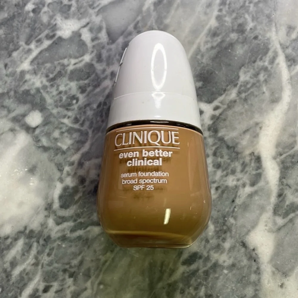 Clinique Even Better Serum Liquid‎ Foundation Full Coverage Honey